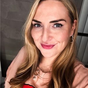 Meet your Posher, Helen